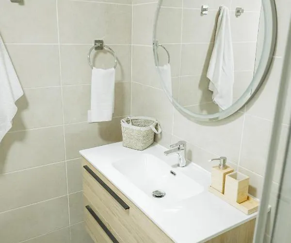 Club By Grupo Compostelana 2 *